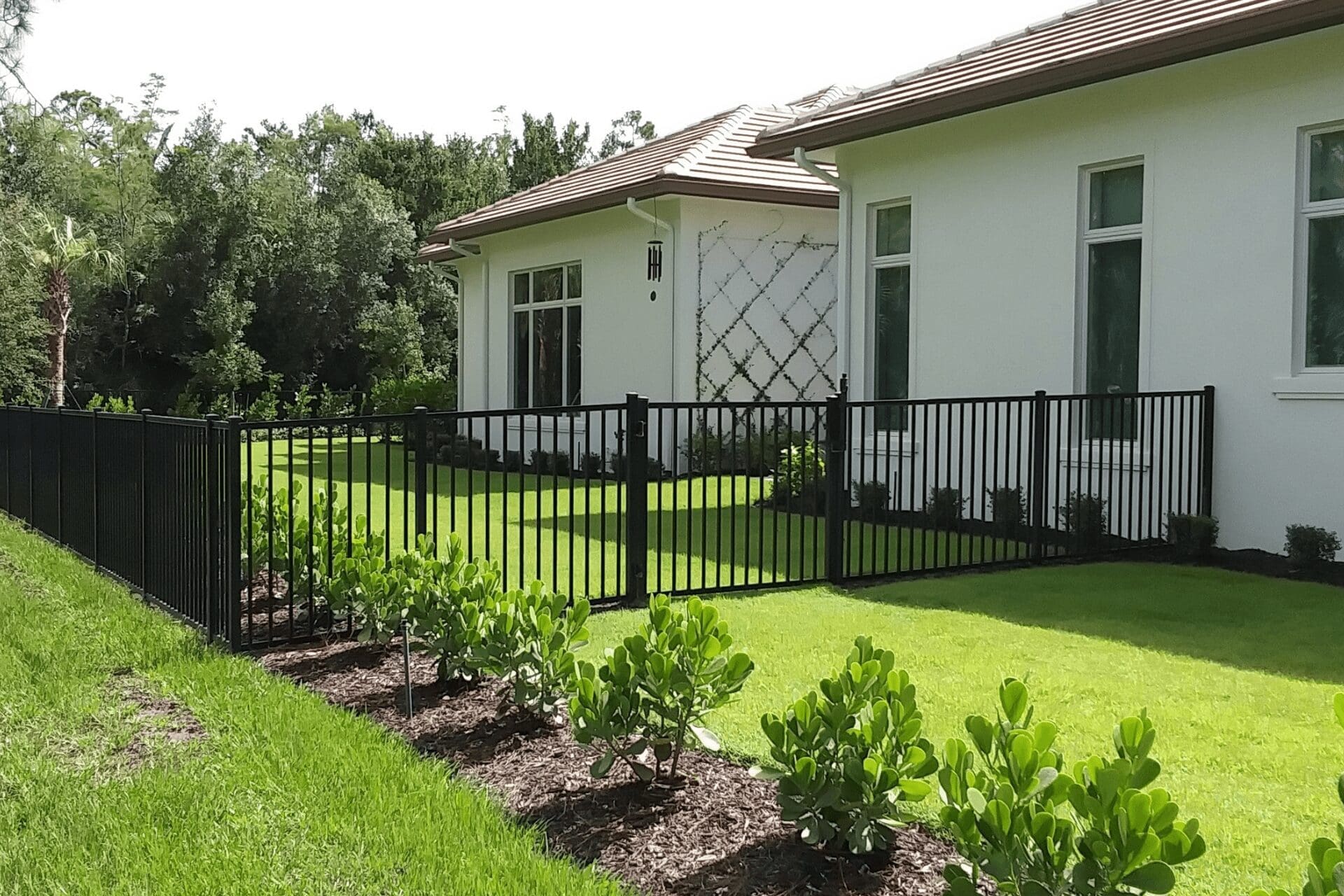 EF-Aluminum-Fence-1920x1280-1