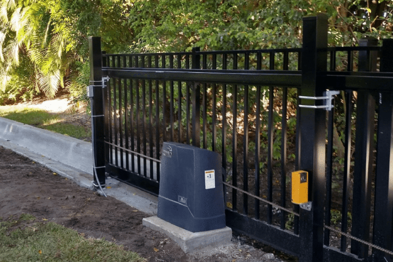 aluminum fence gate