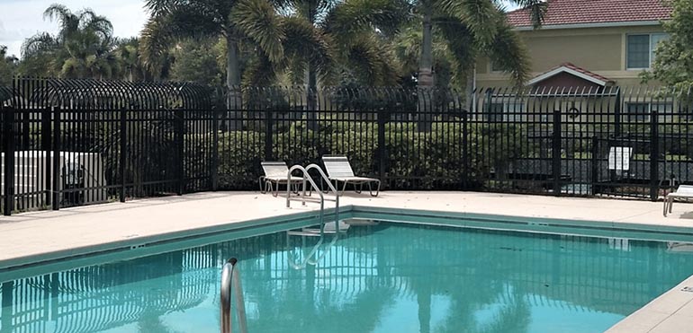 commercial swimming pool fence