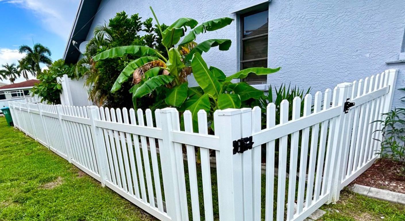 Pickett Vinyl Fence In SWFL