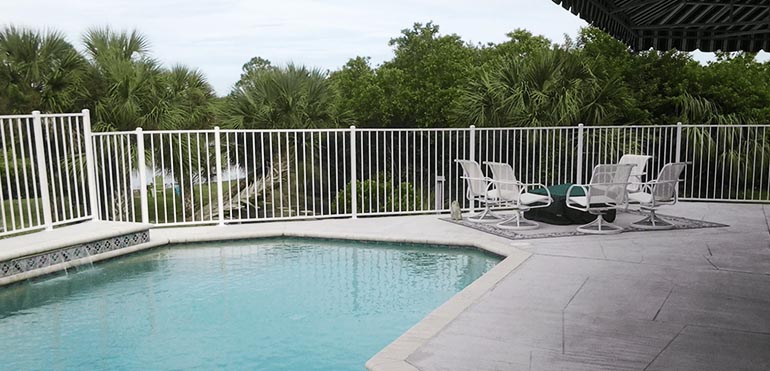 swimming pool fencing
