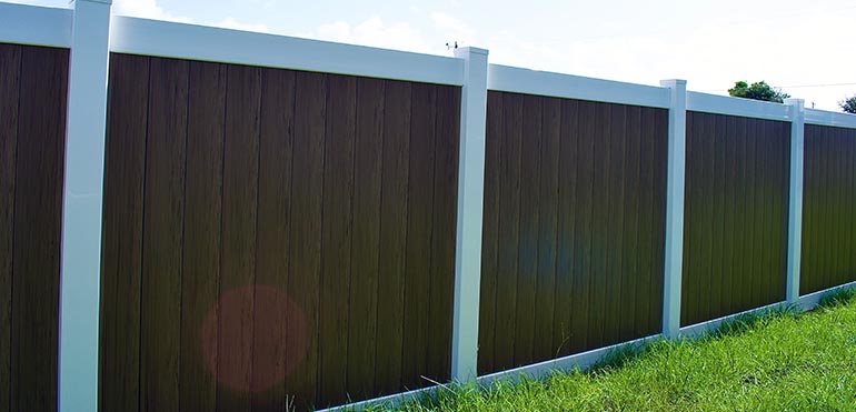 vinyl privacy fence
