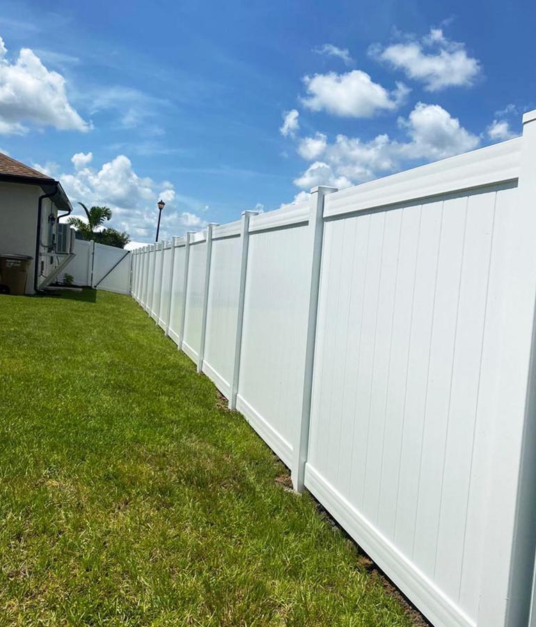 white vinyl fence installed in fort myers